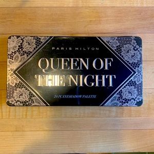 Paris Hilton Queen of the Night 24PC Eyeshadow Palette